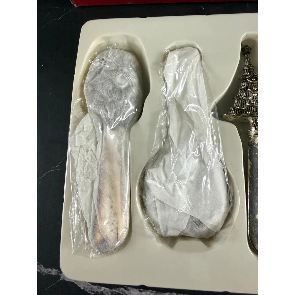 Vintage NIB Studio Nova Set of 4 Holiday Festival Silverplate Spreaders 3 3/4in